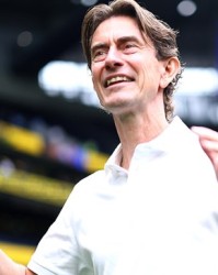 弗兰克：对罗梅罗的续约很高兴，他是英超最好的后卫之一