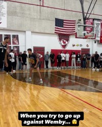 开云官网-我不要面子的吗？文班亚马血帽粉丝&amp;随即隔扣对方！