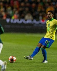 棋牌游戏-巴西后卫谈高原作战：冲刺跑后喘不过气+赛后吸氧 现在还在不停嗽