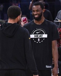 云棋牌游戏-2022年冠军功臣，记者：勇士有意交易回维金斯