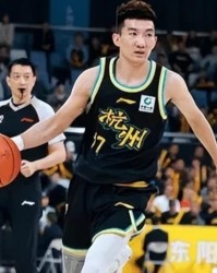开云官网-广厦彻底输破防了？球迷怒斥孙铭徽软蛋：还不如让球迷上去打？