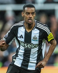 云棋牌游戏-克拉滕伯格建议：伊萨克若心有不满，应主动寻求转会而非抱怨