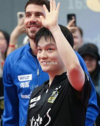 棋牌游戏-德媒盛赞樊振东：乒乓球界的C罗！德甲劲旅证明：樊振东就是法国前锋