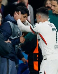 棋牌游戏-太阳报：内托推球童没拿黄牌，欧足联可能介入并进行追加处罚